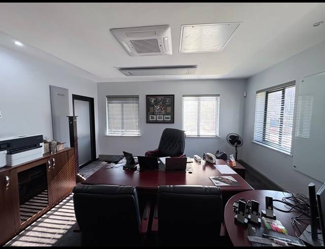 461M² OFFICE TO LET IN VORNA VALLEY